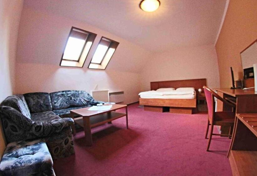 스탠다드 룸, Koruna