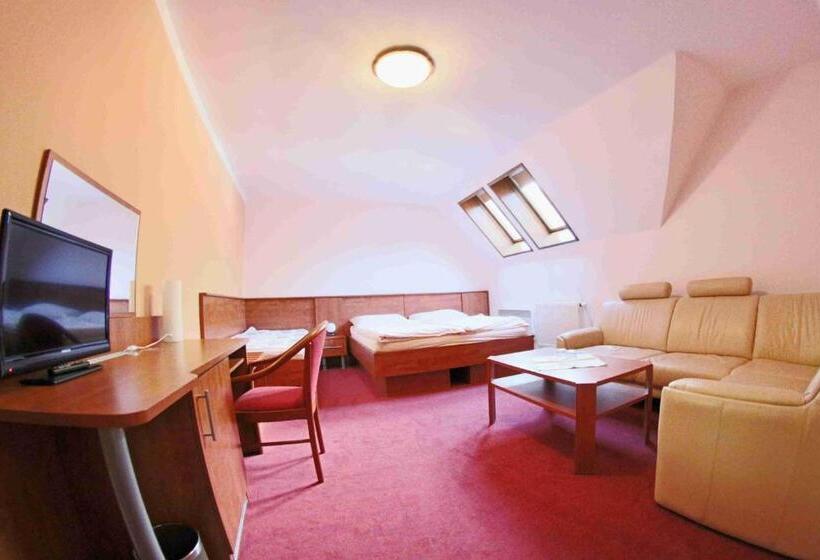 스탠다드 트리플 룸, Koruna