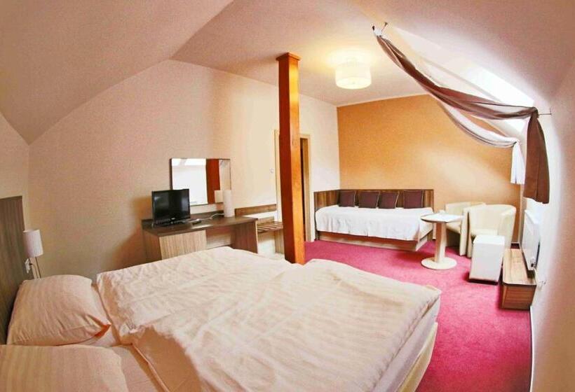 스탠다드 트리플 룸, Koruna