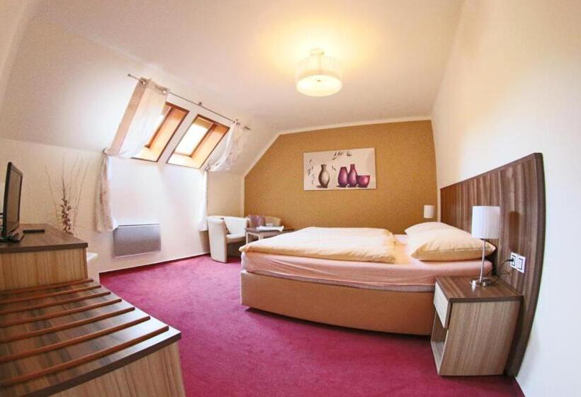 스탠다드 싱글 룸, Koruna