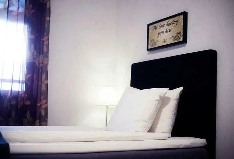 Standard Yhden Hengen Huone, Lilla Hotellet