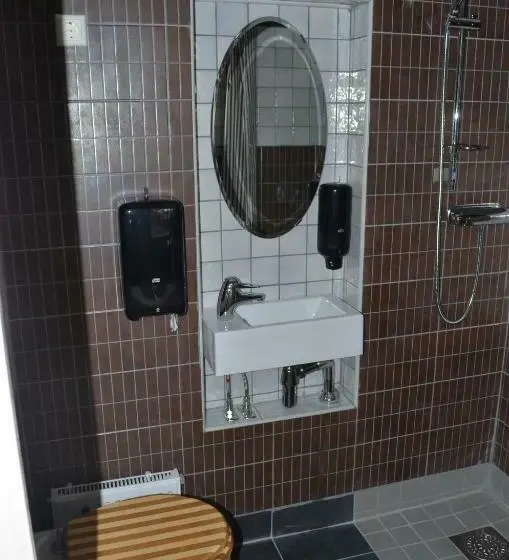 Standard Kolmen Hengen Huone, Lyckåhem Lågprishotell Och Vandrarhem