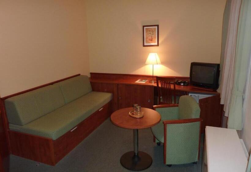 חדר משפחתי, Praha