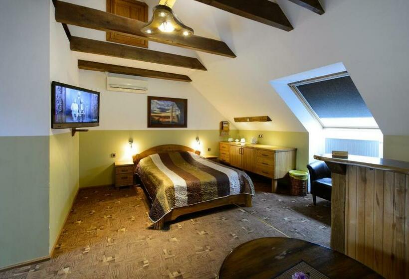 اتاق خانوادگی, Ränduri Guesthouse