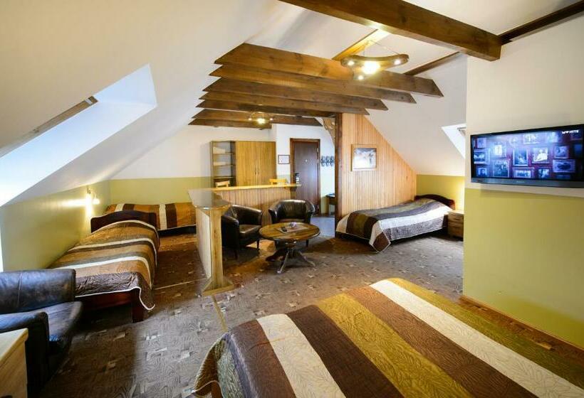 اتاق خانوادگی, Ränduri Guesthouse