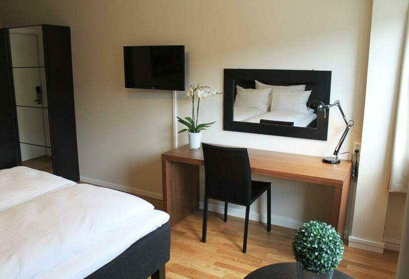 스탠다드 룸, Støren