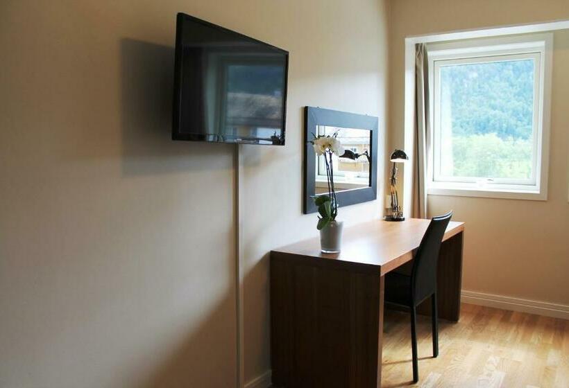 스탠다드 룸, Støren