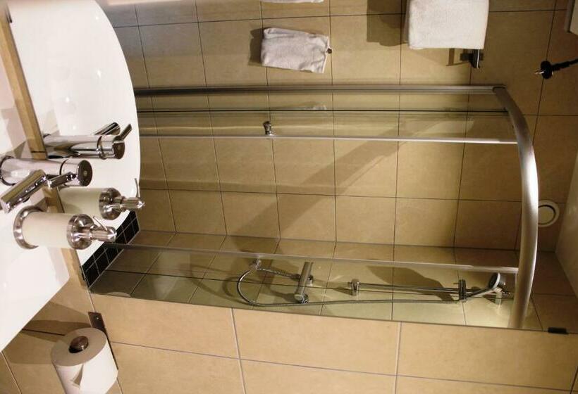 스탠다드 싱글 룸, Støren