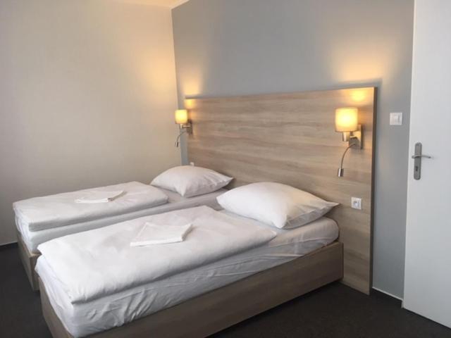 غرفة قياسية, Trim