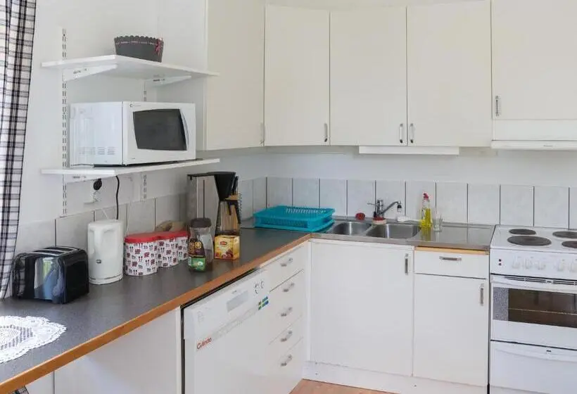 Standard Yhden Hengen Huone, Varmland
