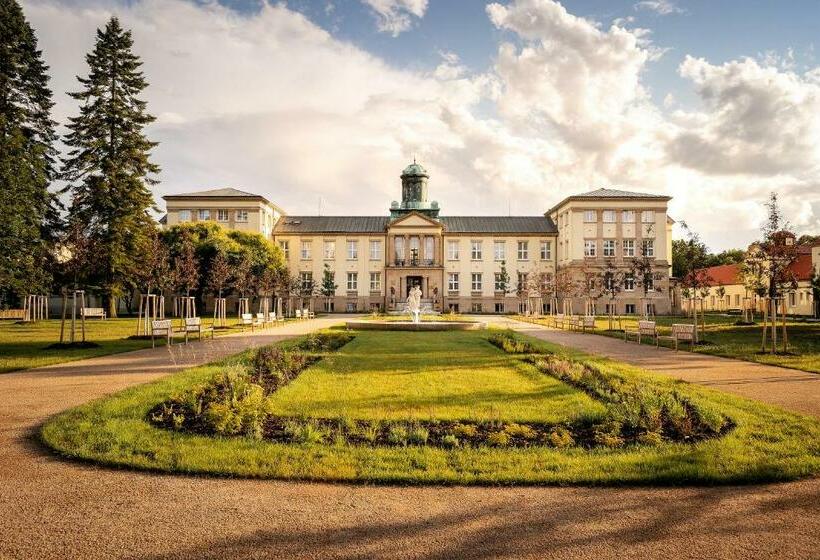 Standard Szoba, Zámeček