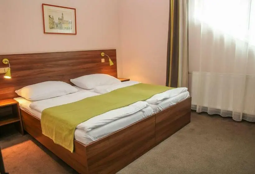 Standard-huone, Zámeček