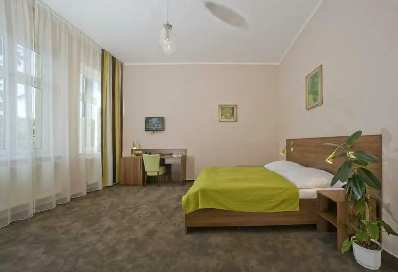 Standard-huone, Zámeček