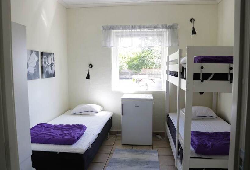 اتاق استاندارد سه نفره, Kärraton Vandrarhem   Hostel