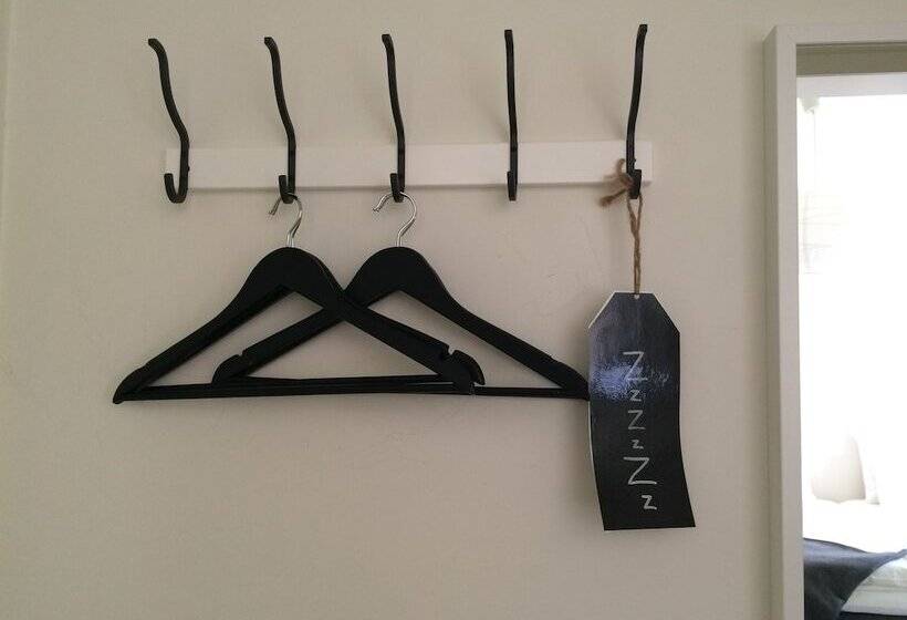 스탠다드 트리픔 룸 공동욕실, Le Mat B&b Akersberga