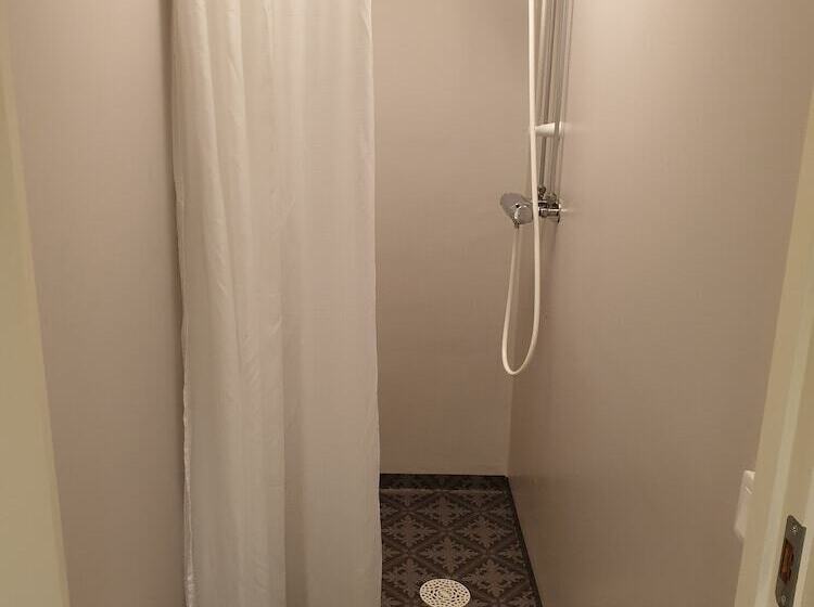 스탠다드 트리픔 룸 공동욕실, Le Mat B&b Akersberga