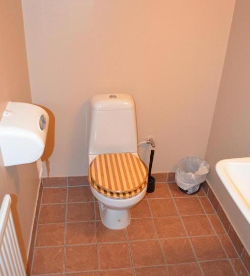 חדר מוזל מקלחת משותפת, Lyckåhem Lågprishotell Och Vandrarhem