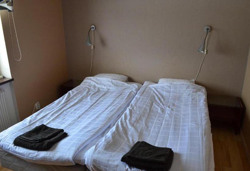 חדר מוזל מקלחת משותפת, Lyckåhem Lågprishotell Och Vandrarhem