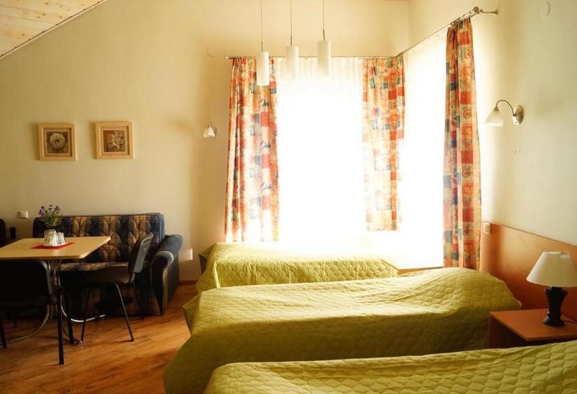 اتاق استاندارد چهار تخته, Motelis Smagratis Kretinga