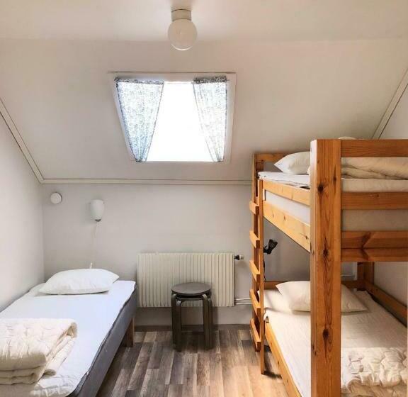 חדר בסיסי לשלושה, Trosa Vandrarhem