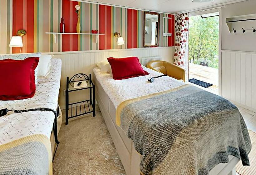 סטודיו בסיסי, Woodstock B & B Studios