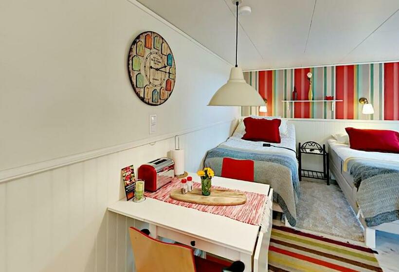 סטודיו בסיסי, Woodstock B & B Studios