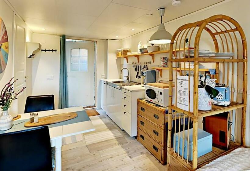 סטודיו בסיסי, Woodstock B & B Studios