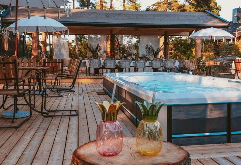 סטודיו בסיסי, Woodstock B & B Studios