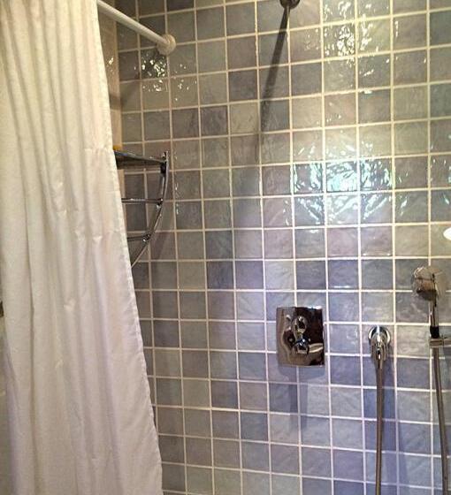 דירת חדר בסיסית, Woodstock B & B Studios