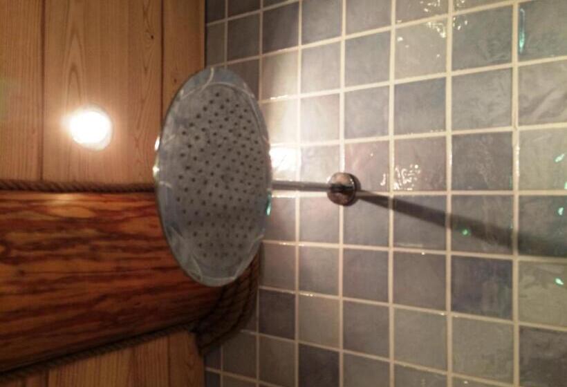 דירת חדר בסיסית, Woodstock B & B Studios