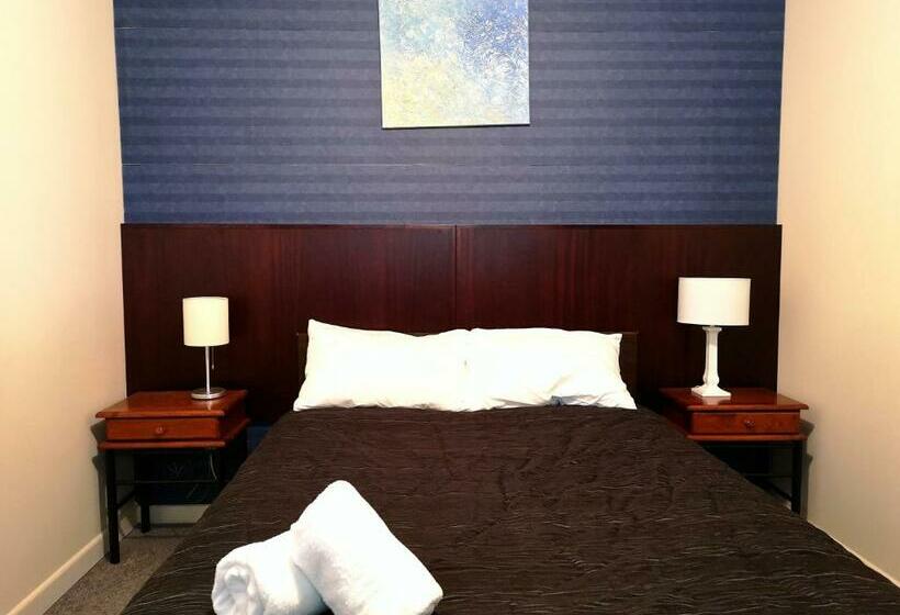 آپارتمان 1 خوابه, 45 On Avenal Motel