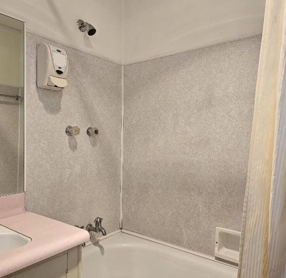 침실 2개 수피리어 아파트, 45 On Avenal Motel