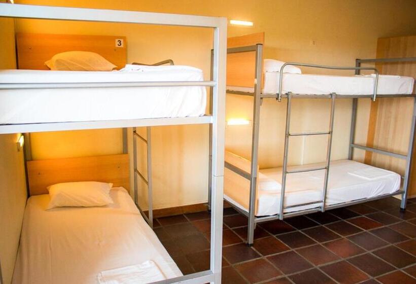 Cama em Quarto Compartilhado, Hi Almada  Pousada De Juventude