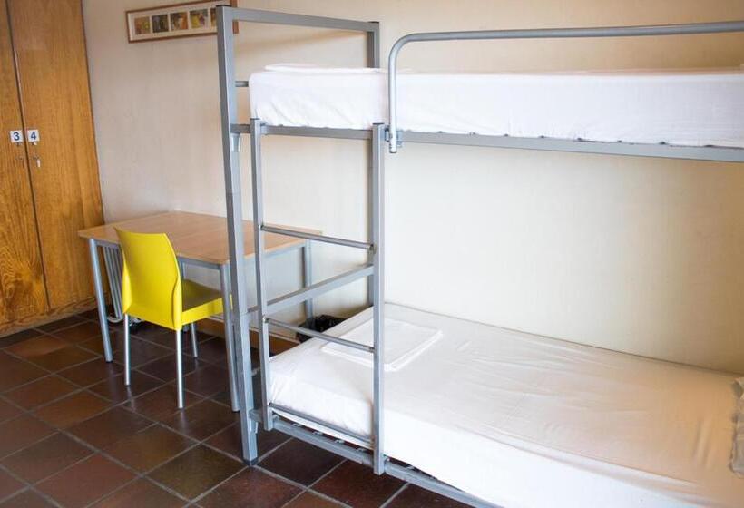 スタンダード4人部屋, Hi Almada  Pousada De Juventude