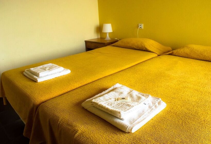 スタンダードルーム, Hi Almada  Pousada De Juventude