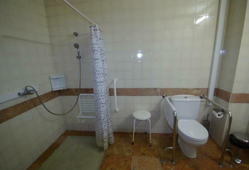 Номер Стандарт Адаптированный для Инвалидов, Hi Almada  Pousada De Juventude