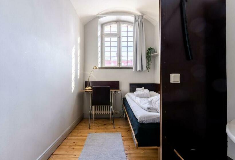 バスルーム共有のシングルスタンダード, L Gamla Fängelset