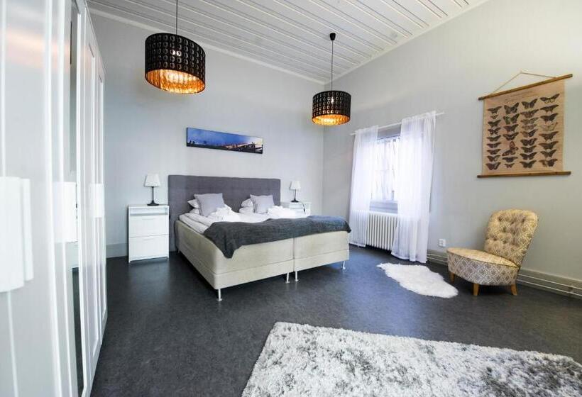 ファミリーステューディオ, L Gamla Fängelset