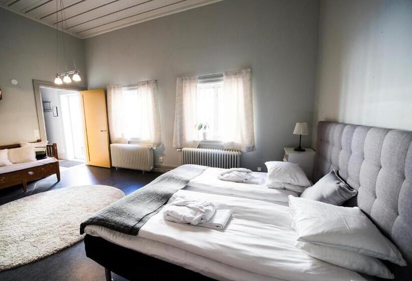 ファミリーステューディオ, L Gamla Fängelset