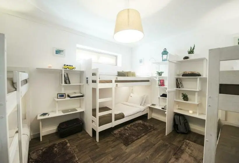 Vuode Makuusalissa, Laneez Ericeira Surf House