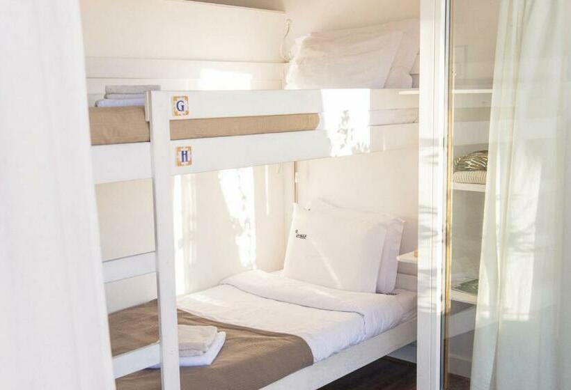 Кровать в Общей Комнате, Laneez Ericeira Surf House