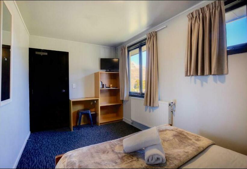 חדר סטנדרט, The Black Sheep Backpackers