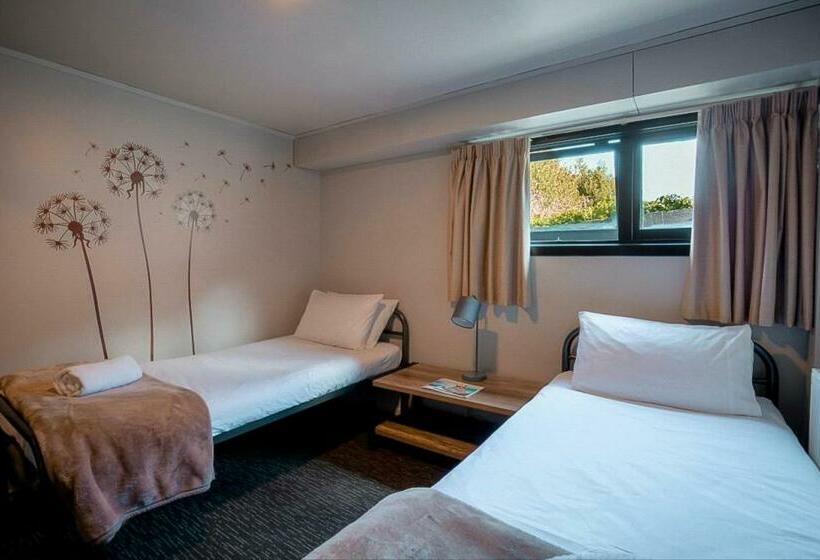 חדר סטנדרט, The Black Sheep Backpackers