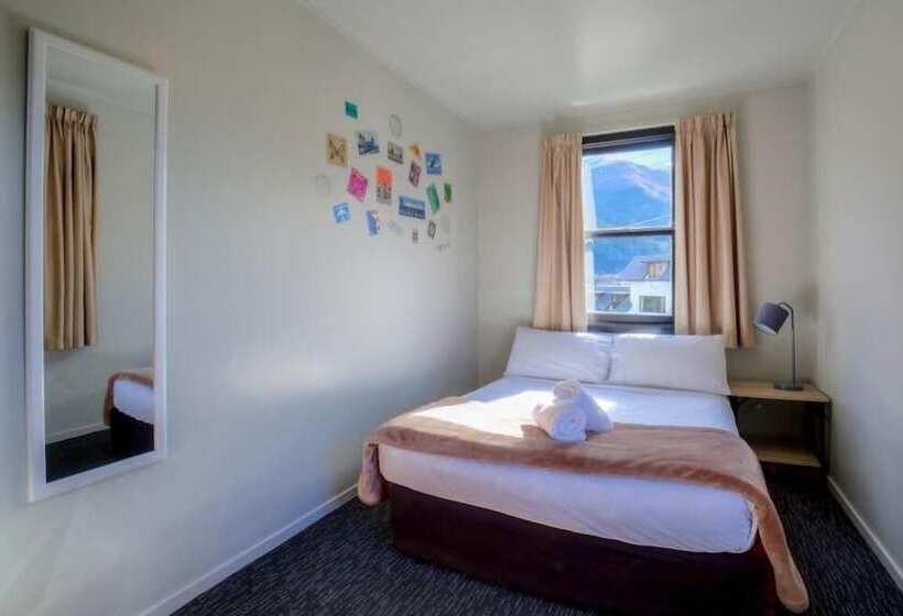 חדר סטנדרט, The Black Sheep Backpackers