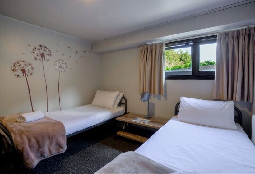 חדר סטנדרט, The Black Sheep Backpackers