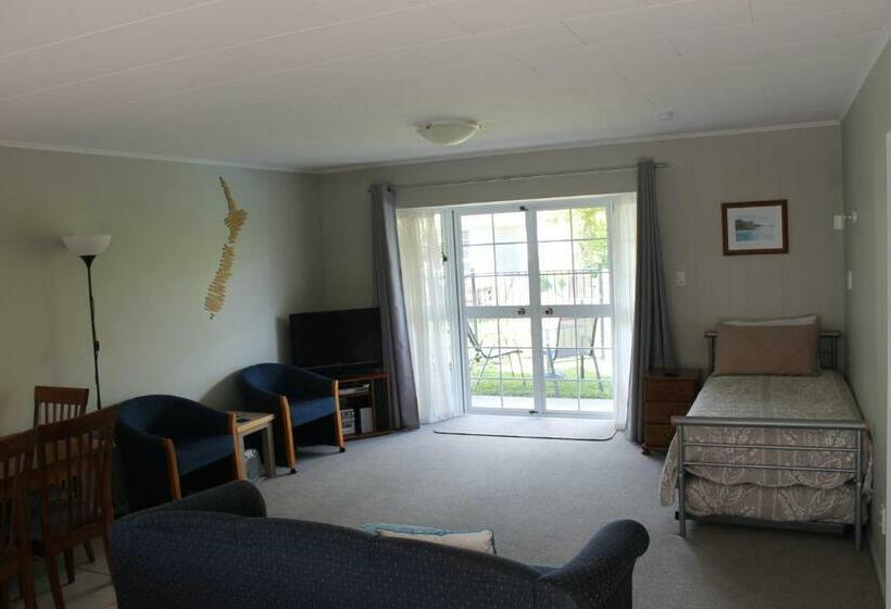 Апартаменты 1 Спальня, Ash Grove Boutique Motel