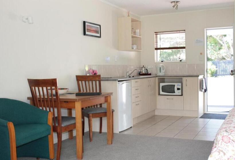 Студия Стандарт, Ash Grove Boutique Motel