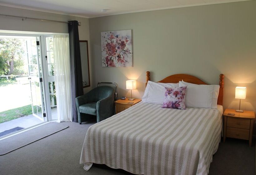 Студия Стандарт, Ash Grove Boutique Motel