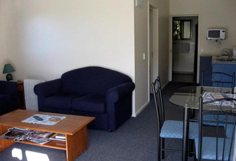 דירת חדר, Bay Road Motels