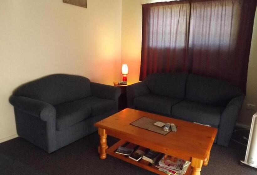 דירת שני חדרים, Bay Road Motels